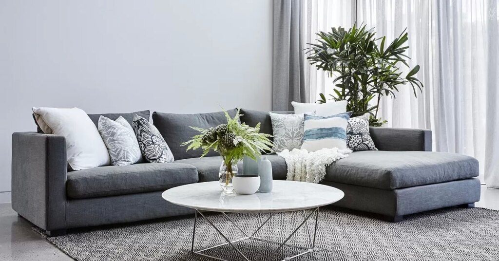 Decorarea-coltarului-cu-perne-si-cuverturi.jpg
