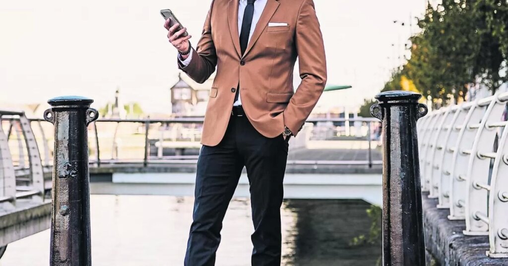 Tinute-barbatesti-Asortarea-sacoului-cu-pantalonii.jpg